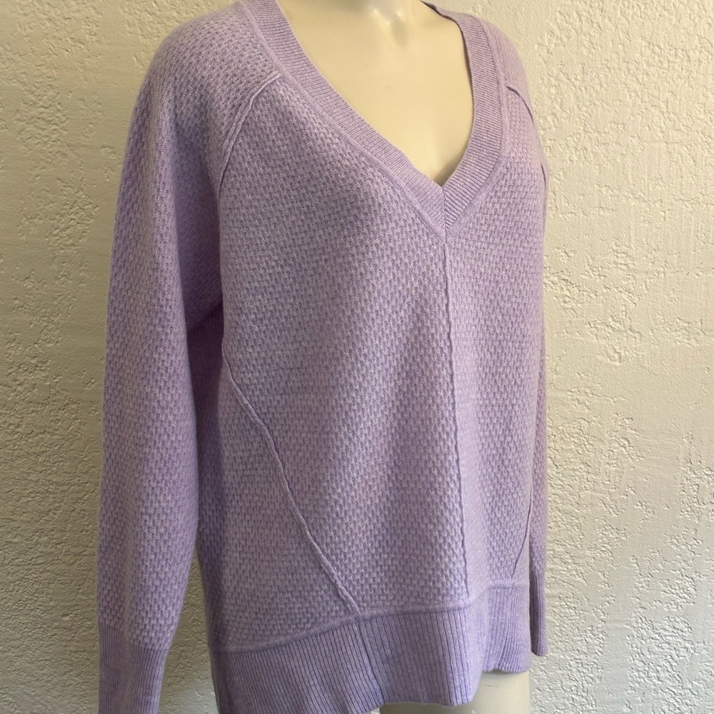 MARLED 100% cashmere lilac color v neck sweater LARGE
